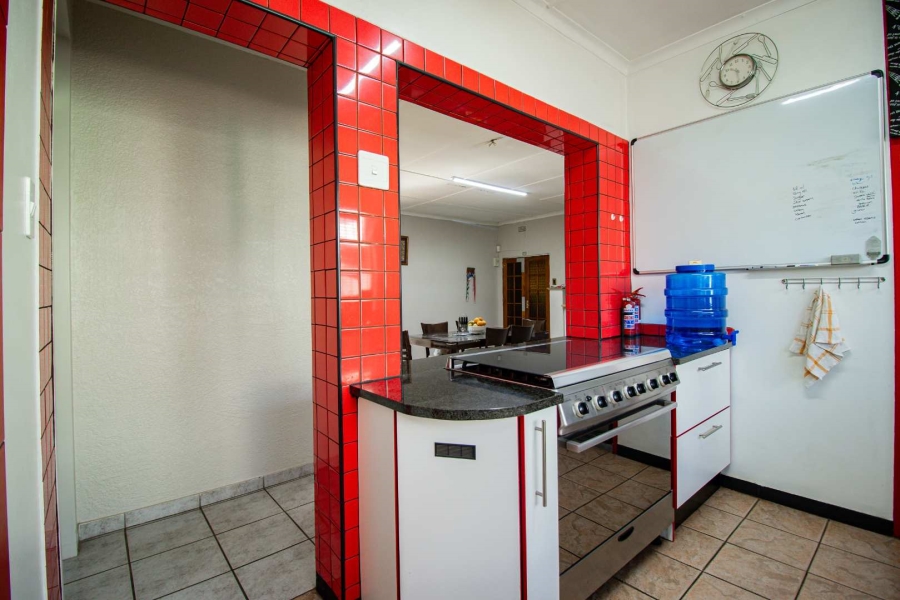 4 Bedroom Property for Sale in Mondeor Gauteng