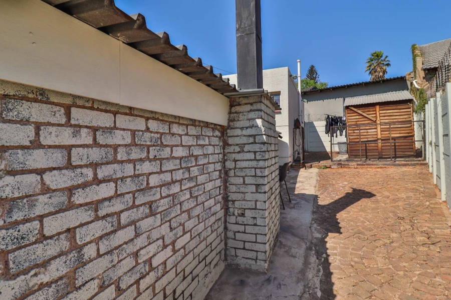 4 Bedroom Property for Sale in Mondeor Gauteng