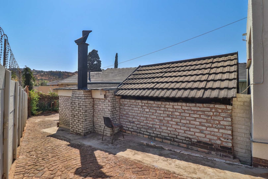 4 Bedroom Property for Sale in Mondeor Gauteng