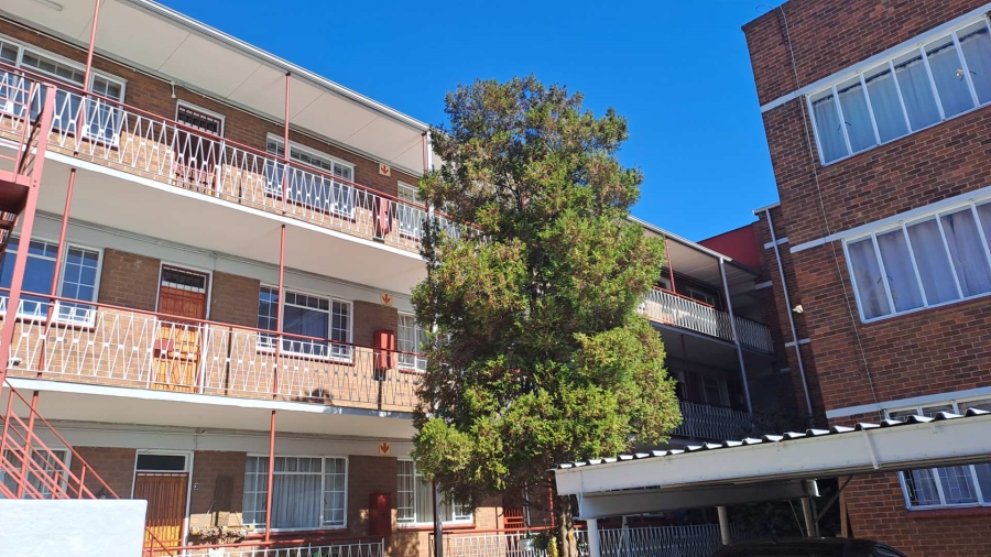 To Let 2 Bedroom Property for Rent in New Redruth Gauteng