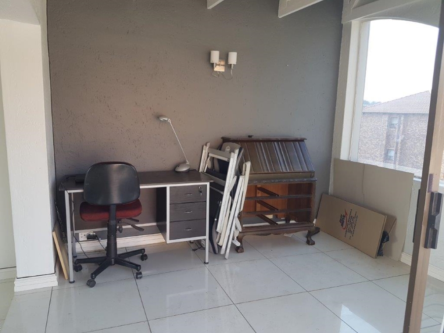 To Let 2 Bedroom Property for Rent in Blackheath Gauteng