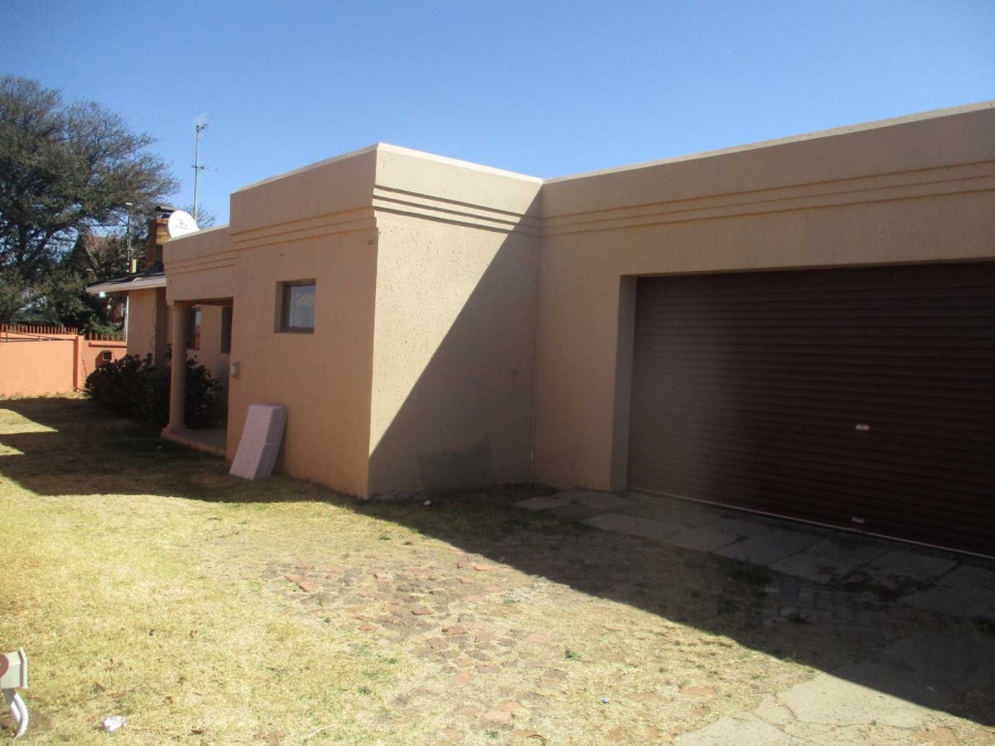 3 Bedroom Property for Sale in Crown Gardens Gauteng