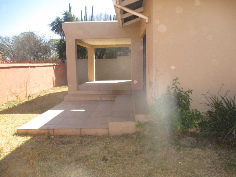 3 Bedroom Property for Sale in Crown Gardens Gauteng