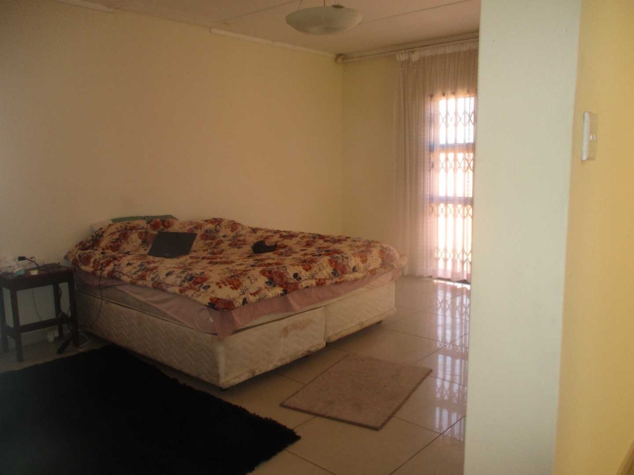 3 Bedroom Property for Sale in Crown Gardens Gauteng