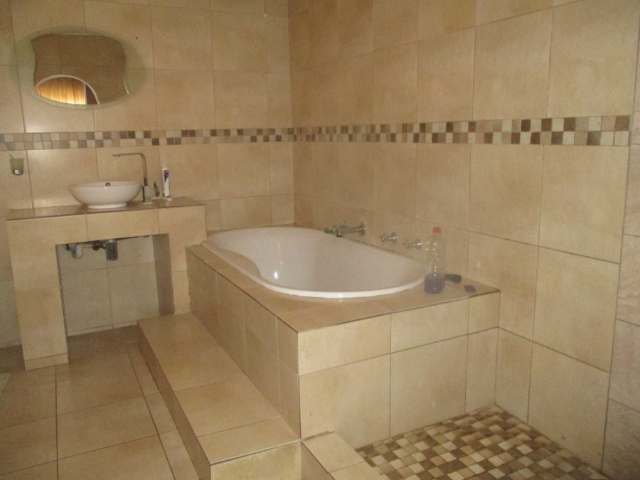 3 Bedroom Property for Sale in Crown Gardens Gauteng