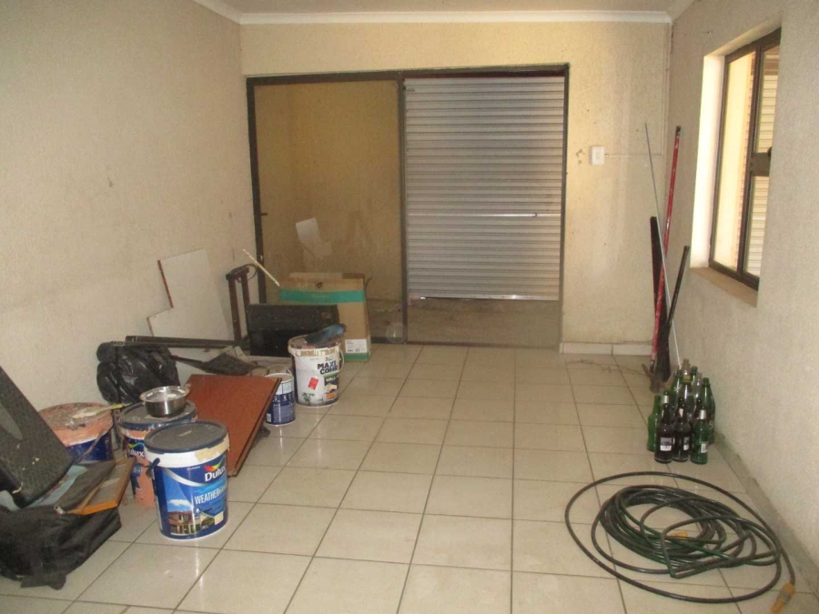 3 Bedroom Property for Sale in Crown Gardens Gauteng