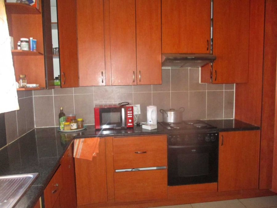 3 Bedroom Property for Sale in Crown Gardens Gauteng