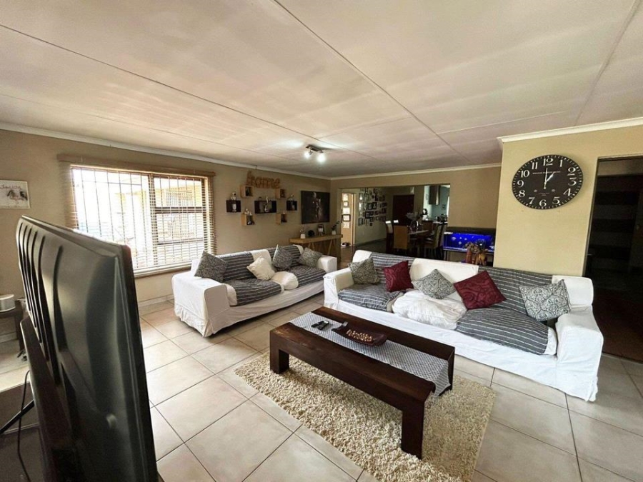 3 Bedroom Property for Sale in Brackenhurst Gauteng