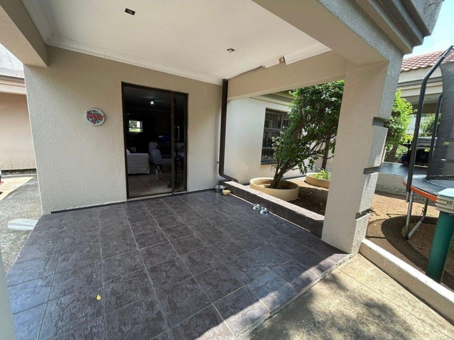 3 Bedroom Property for Sale in Brackenhurst Gauteng