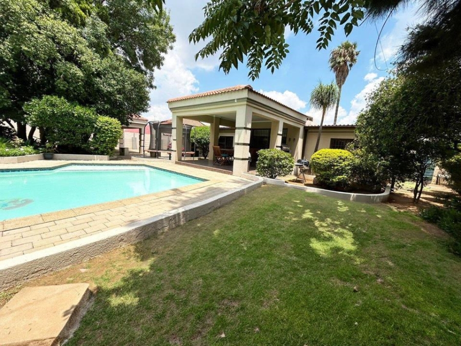 3 Bedroom Property for Sale in Brackenhurst Gauteng