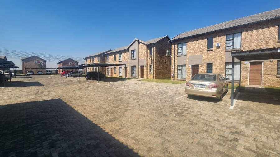 2 Bedroom Property for Sale in Albertsdal Gauteng