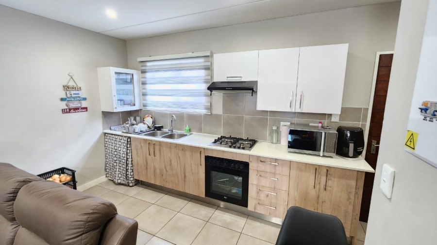 2 Bedroom Property for Sale in Albertsdal Gauteng