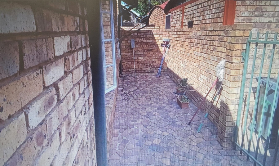 To Let 3 Bedroom Property for Rent in Clubview Gauteng