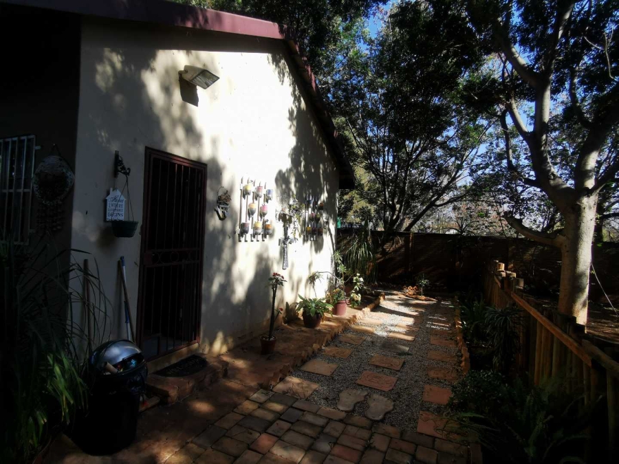 4 Bedroom Property for Sale in Kameeldrift East Gauteng