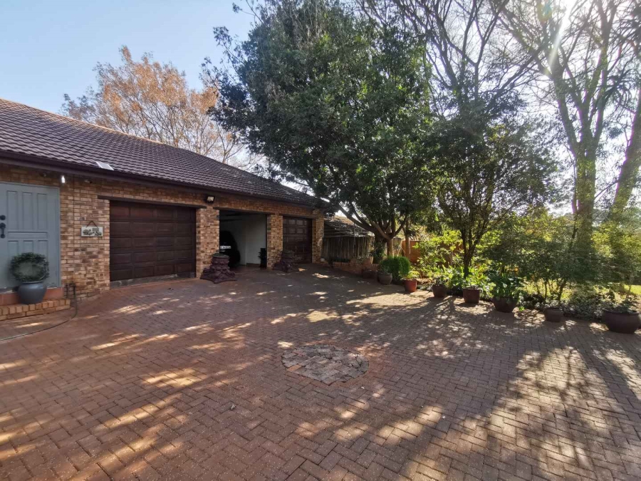 4 Bedroom Property for Sale in Kameeldrift East Gauteng