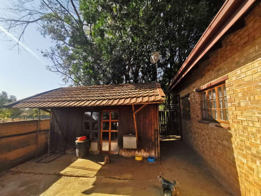 4 Bedroom Property for Sale in Kameeldrift East Gauteng