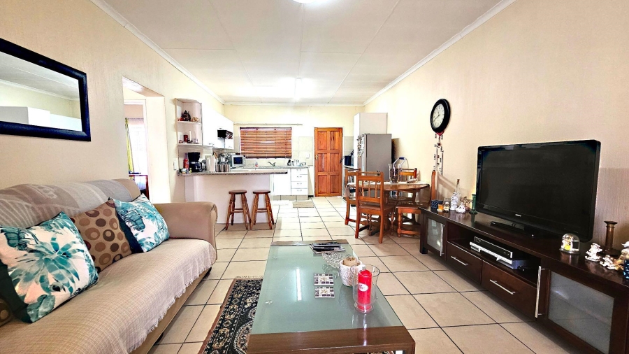 2 Bedroom Property for Sale in Weltevreden Park Gauteng