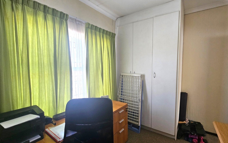 2 Bedroom Property for Sale in Weltevreden Park Gauteng