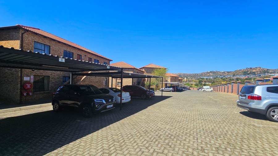 2 Bedroom Property for Sale in Weltevreden Park Gauteng