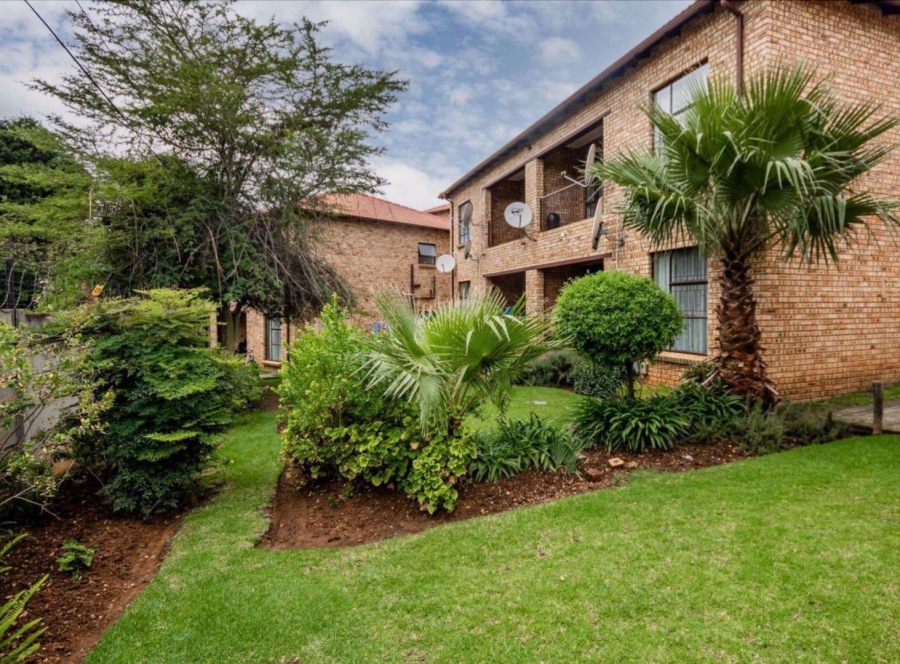 2 Bedroom Property for Sale in Weltevreden Park Gauteng