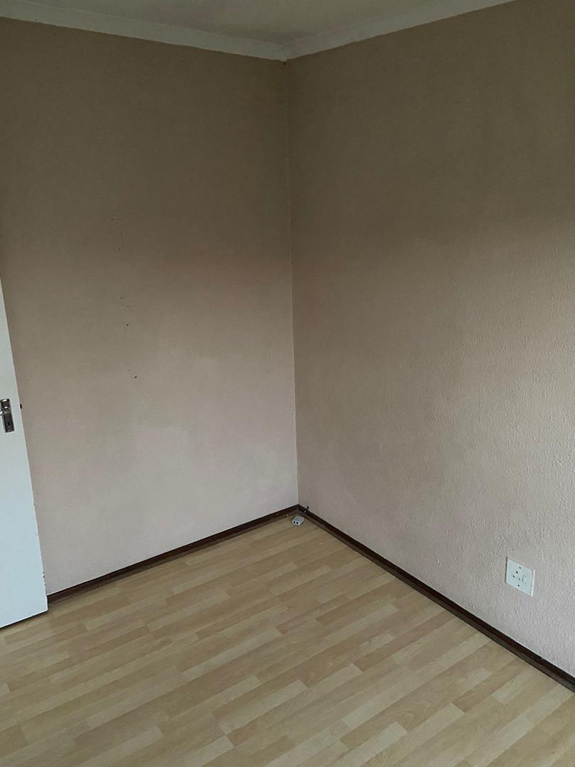 To Let 2 Bedroom Property for Rent in Mulbarton Gauteng