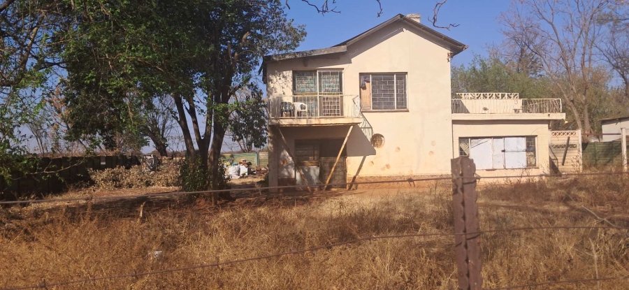 6 Bedroom Property for Sale in Haakdoornboom Gauteng