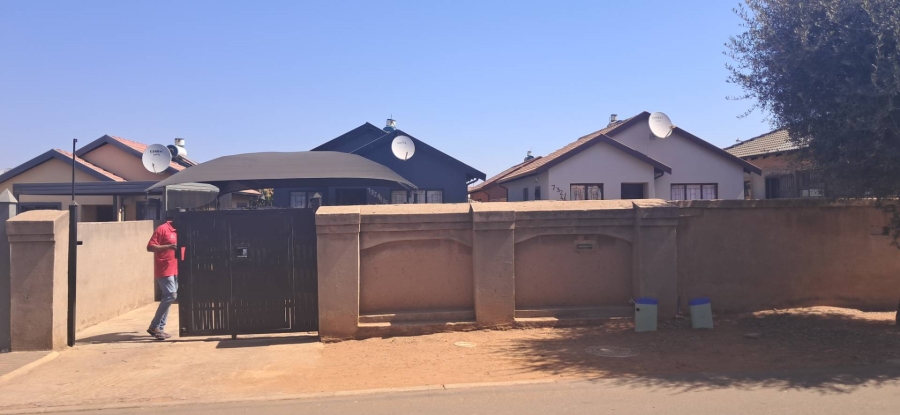 To Let 3 Bedroom Property for Rent in Soshanguve East Gauteng