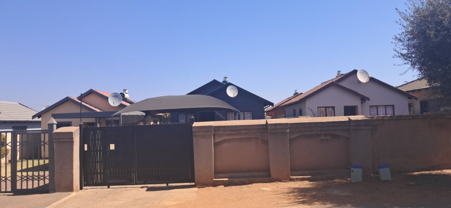 To Let 3 Bedroom Property for Rent in Soshanguve East Gauteng