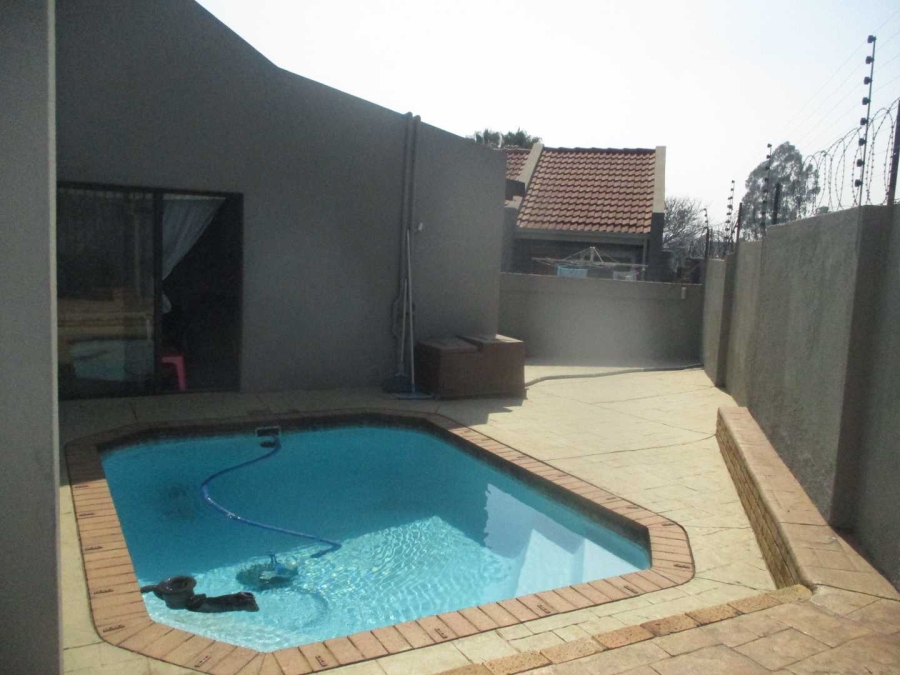 3 Bedroom Property for Sale in Elandshaven Gauteng