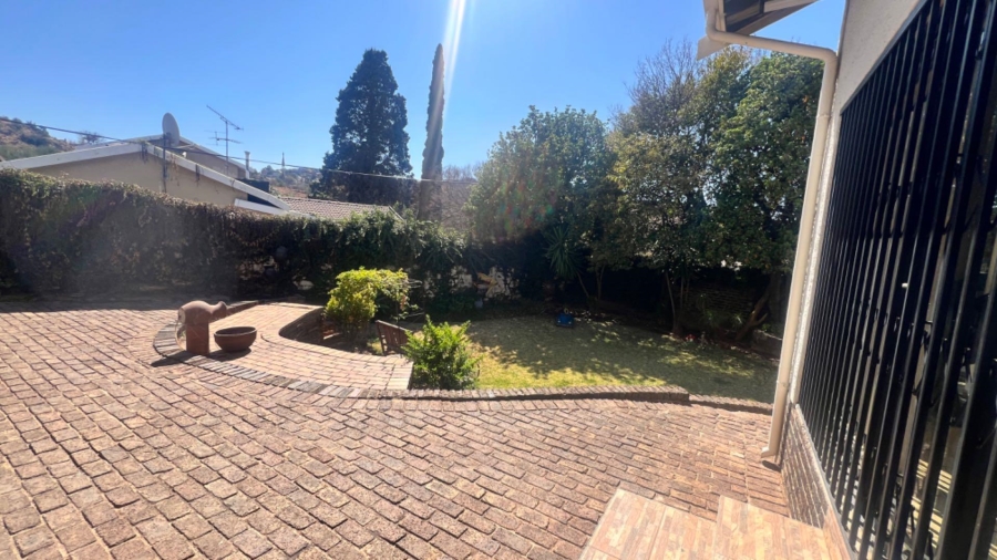 3 Bedroom Property for Sale in Mondeor Gauteng