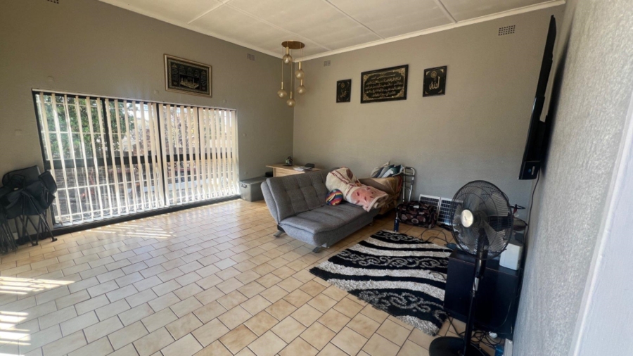 3 Bedroom Property for Sale in Mondeor Gauteng