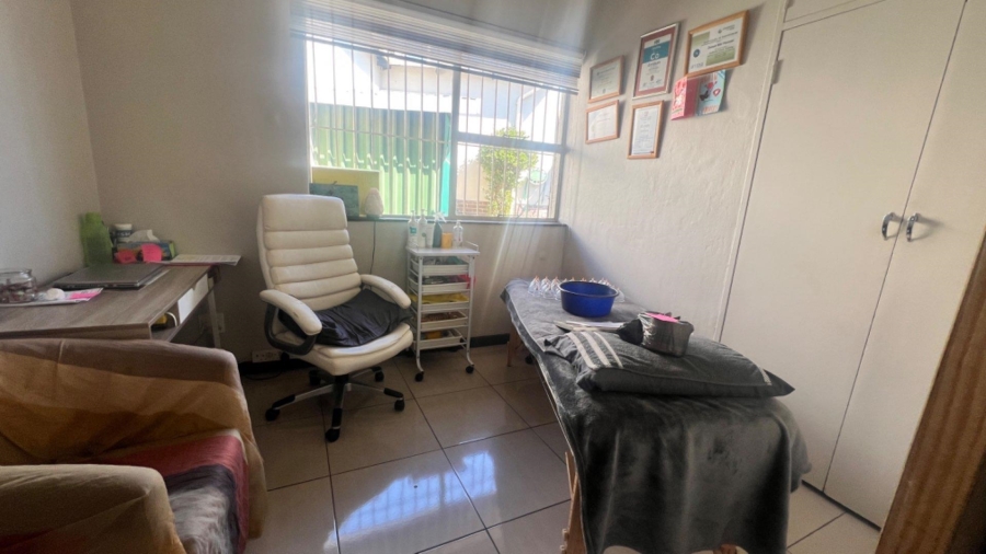 3 Bedroom Property for Sale in Mondeor Gauteng