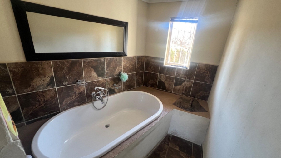 3 Bedroom Property for Sale in Mondeor Gauteng