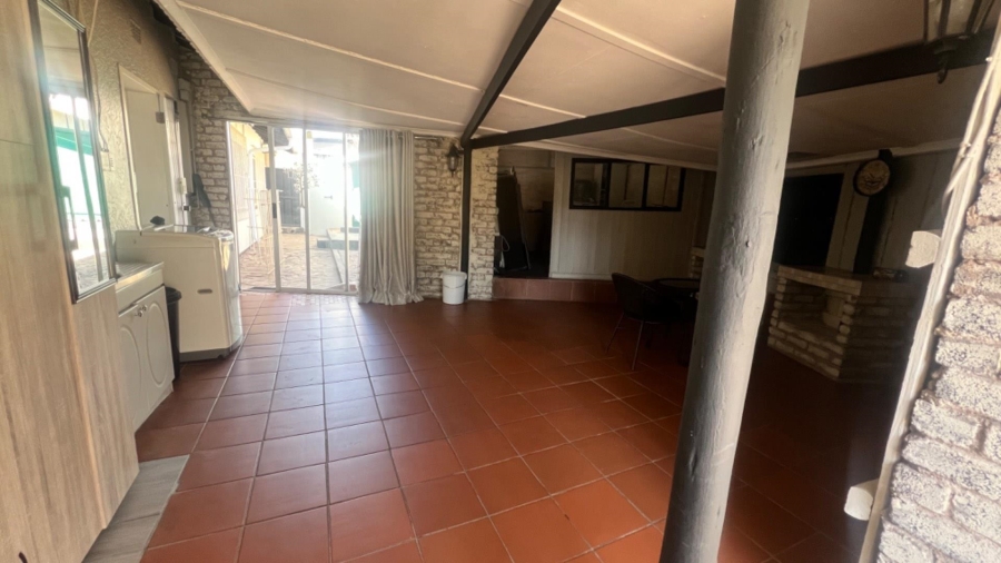 3 Bedroom Property for Sale in Mondeor Gauteng