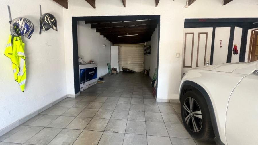 3 Bedroom Property for Sale in Mondeor Gauteng