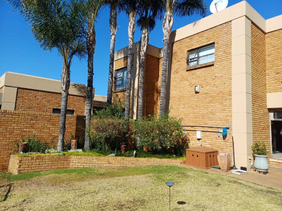 4 Bedroom Property for Sale in Meyersdal Gauteng