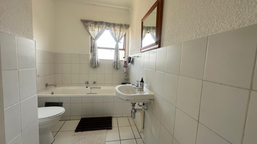 2 Bedroom Property for Sale in Sundowner Gauteng