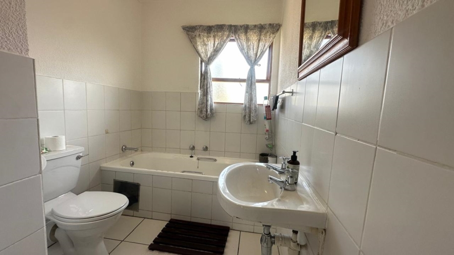 2 Bedroom Property for Sale in Sundowner Gauteng