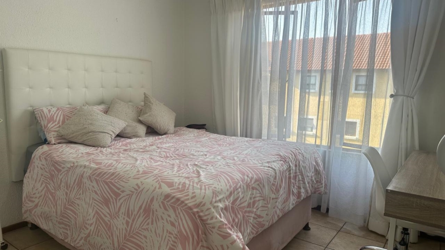 2 Bedroom Property for Sale in Sundowner Gauteng