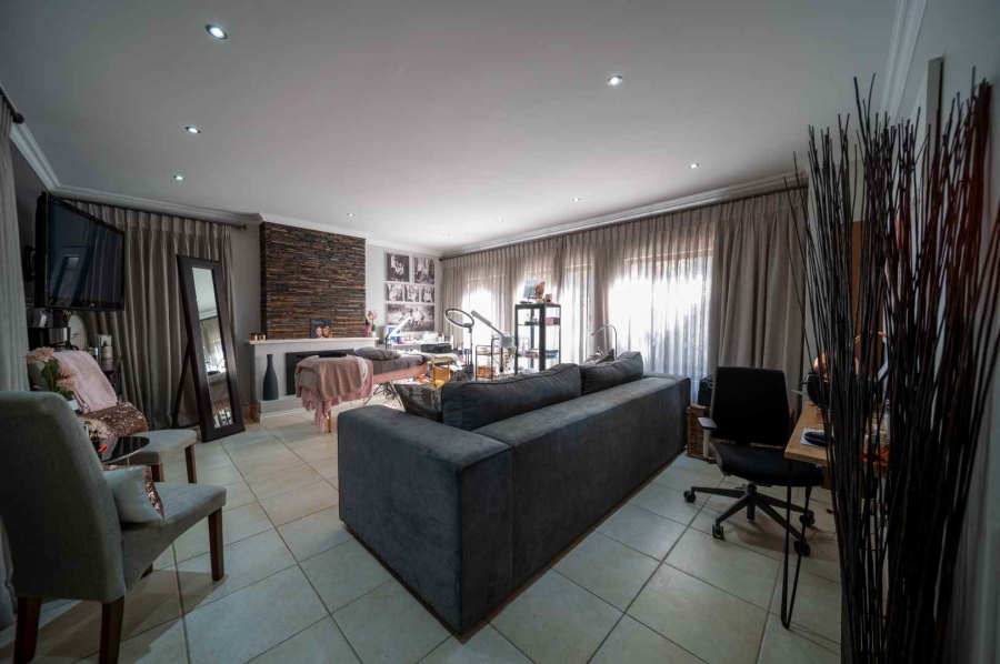 4 Bedroom Property for Sale in Ebotse Golf Estate Gauteng