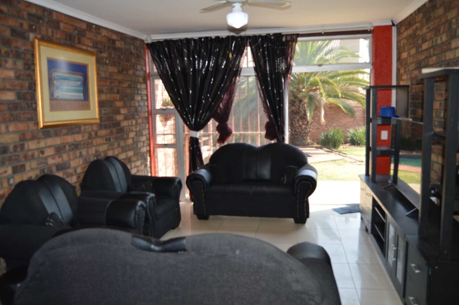 4 Bedroom Property for Sale in Randhart Gauteng