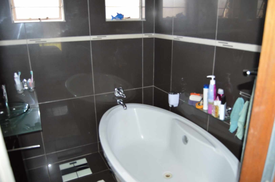 4 Bedroom Property for Sale in Randhart Gauteng