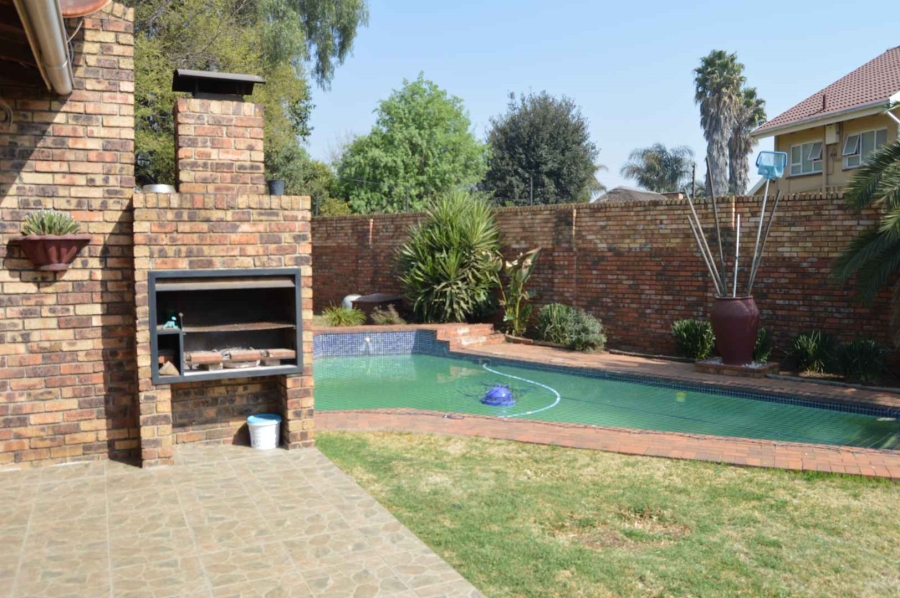 4 Bedroom Property for Sale in Randhart Gauteng