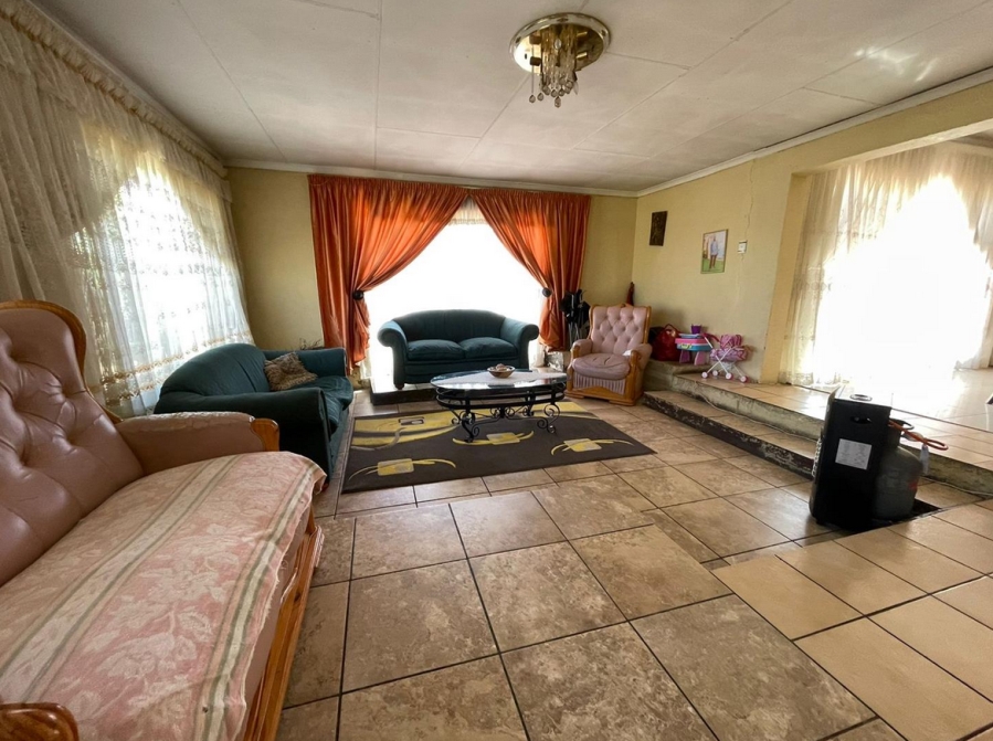 3 Bedroom Property for Sale in Brackendowns Gauteng