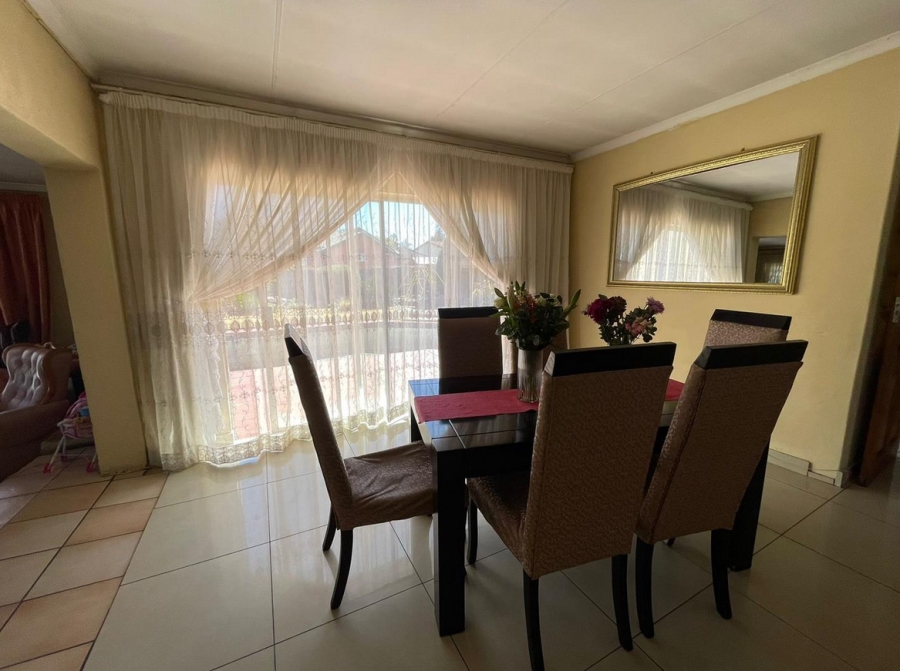 3 Bedroom Property for Sale in Brackendowns Gauteng