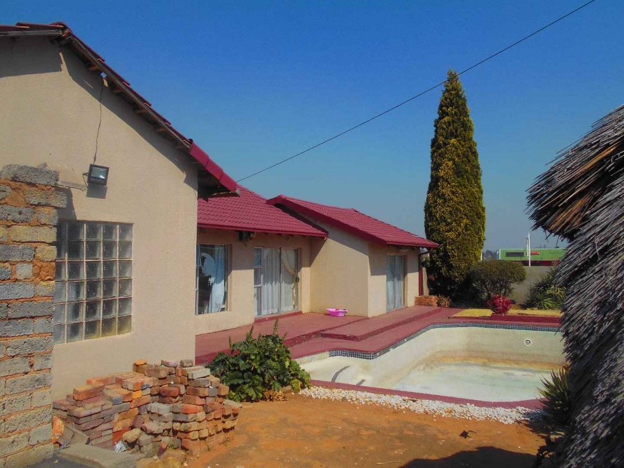 3 Bedroom Property for Sale in Brackendowns Gauteng