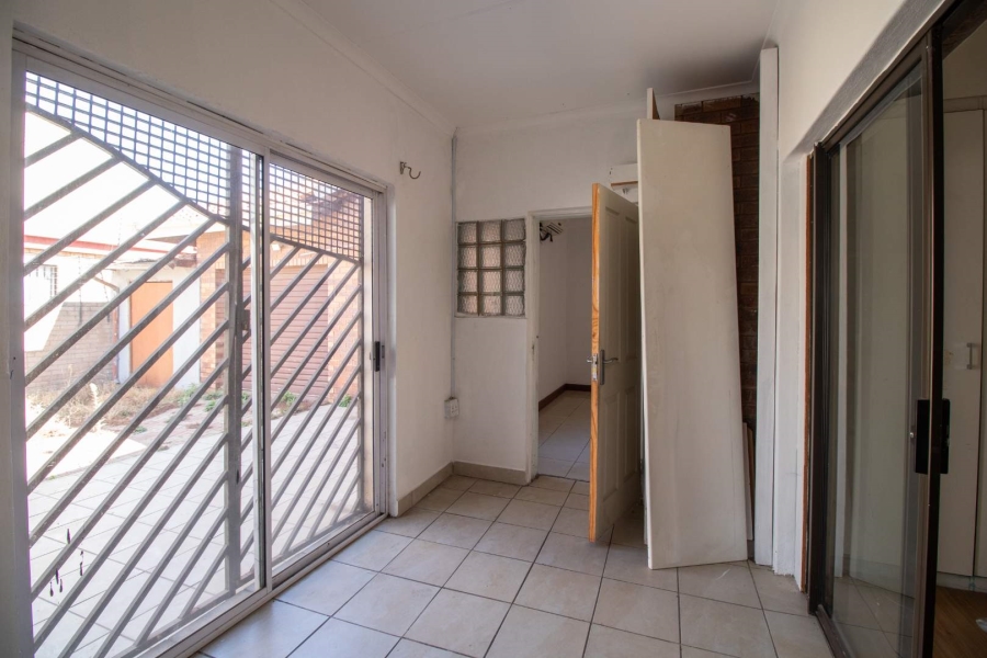 4 Bedroom Property for Sale in Mackenzie Park Gauteng