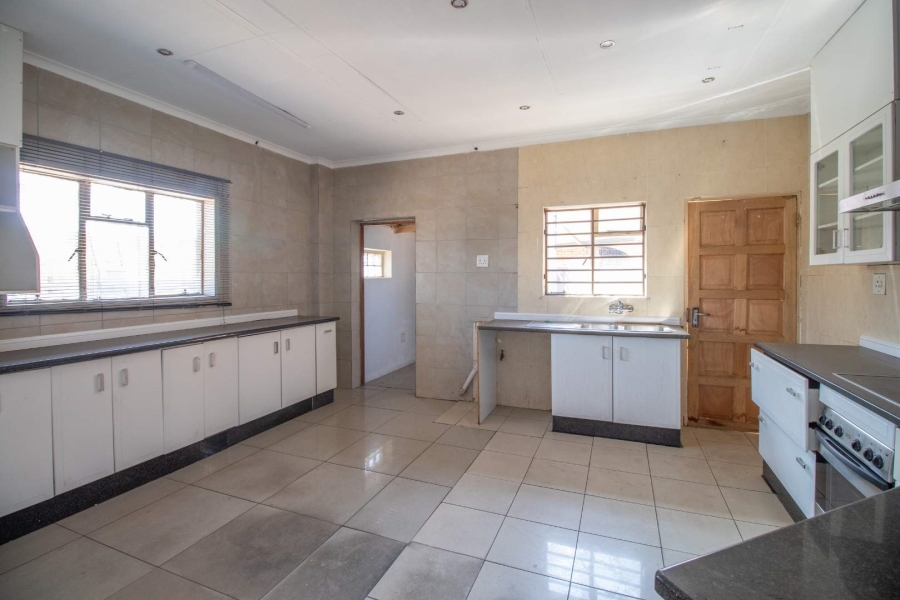 4 Bedroom Property for Sale in Mackenzie Park Gauteng