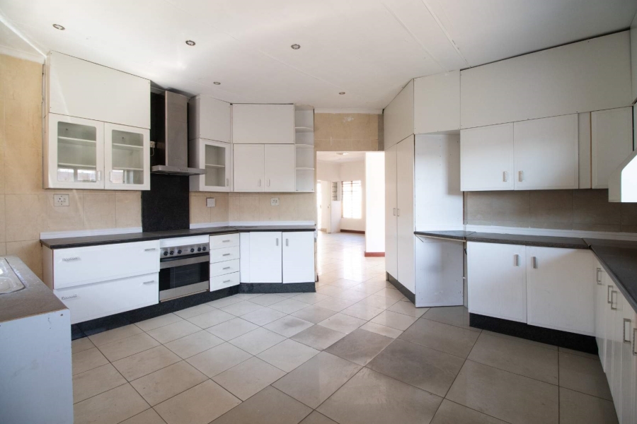 4 Bedroom Property for Sale in Mackenzie Park Gauteng