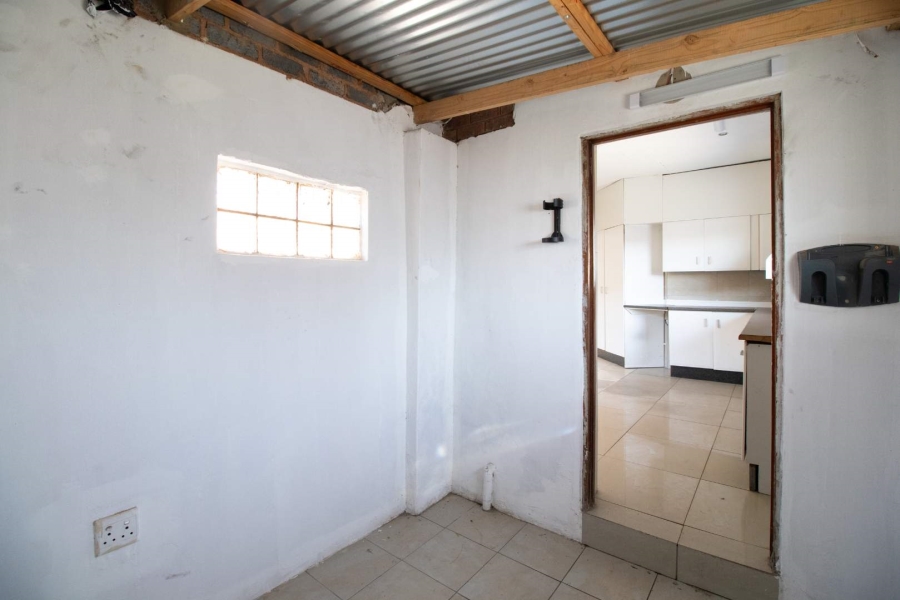 4 Bedroom Property for Sale in Mackenzie Park Gauteng